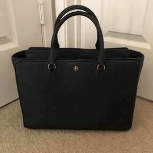 Sold.Tory Burch large robinson bag